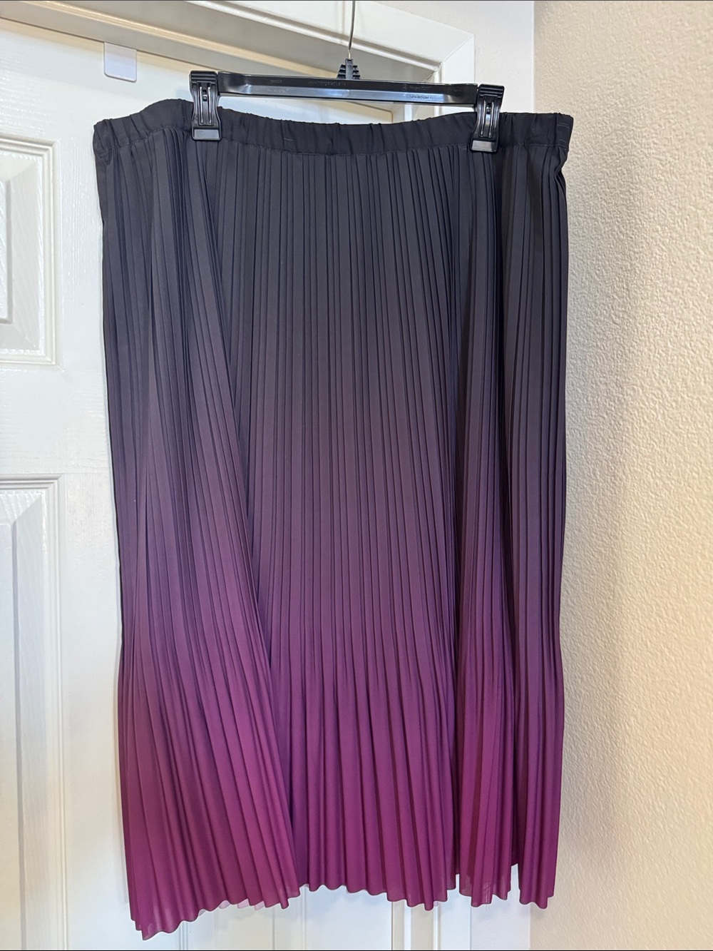 Banana Republic Plum to Black Ombre Pleated Midi Skirt